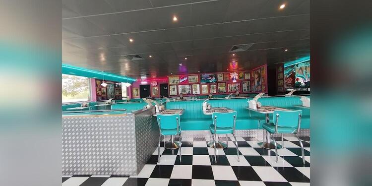 Tommy's Diner, restaurant