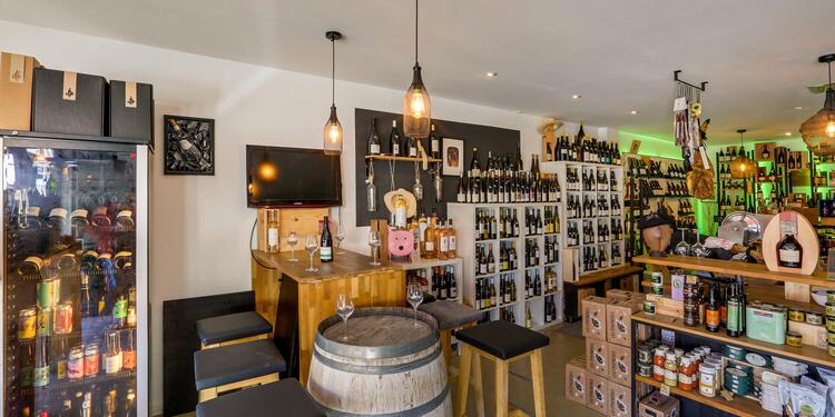 Wine Notes, bar