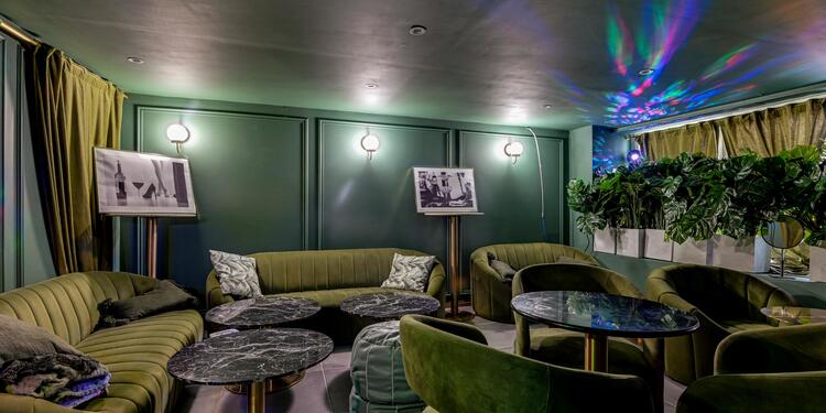 Bar Club Piou Piou, bar