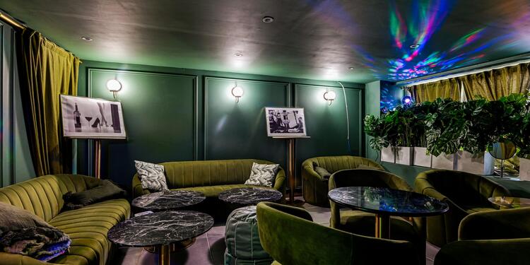 Bar Club Piou Piou, bar