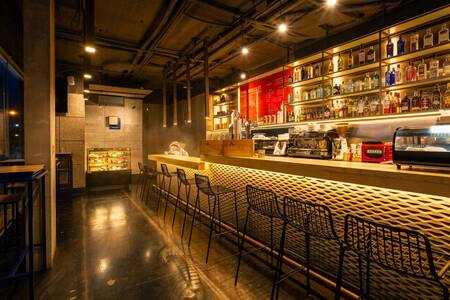 Morris52, Bar Madrid Chamartín #0