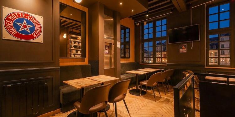 Bibi's Cafe, bar