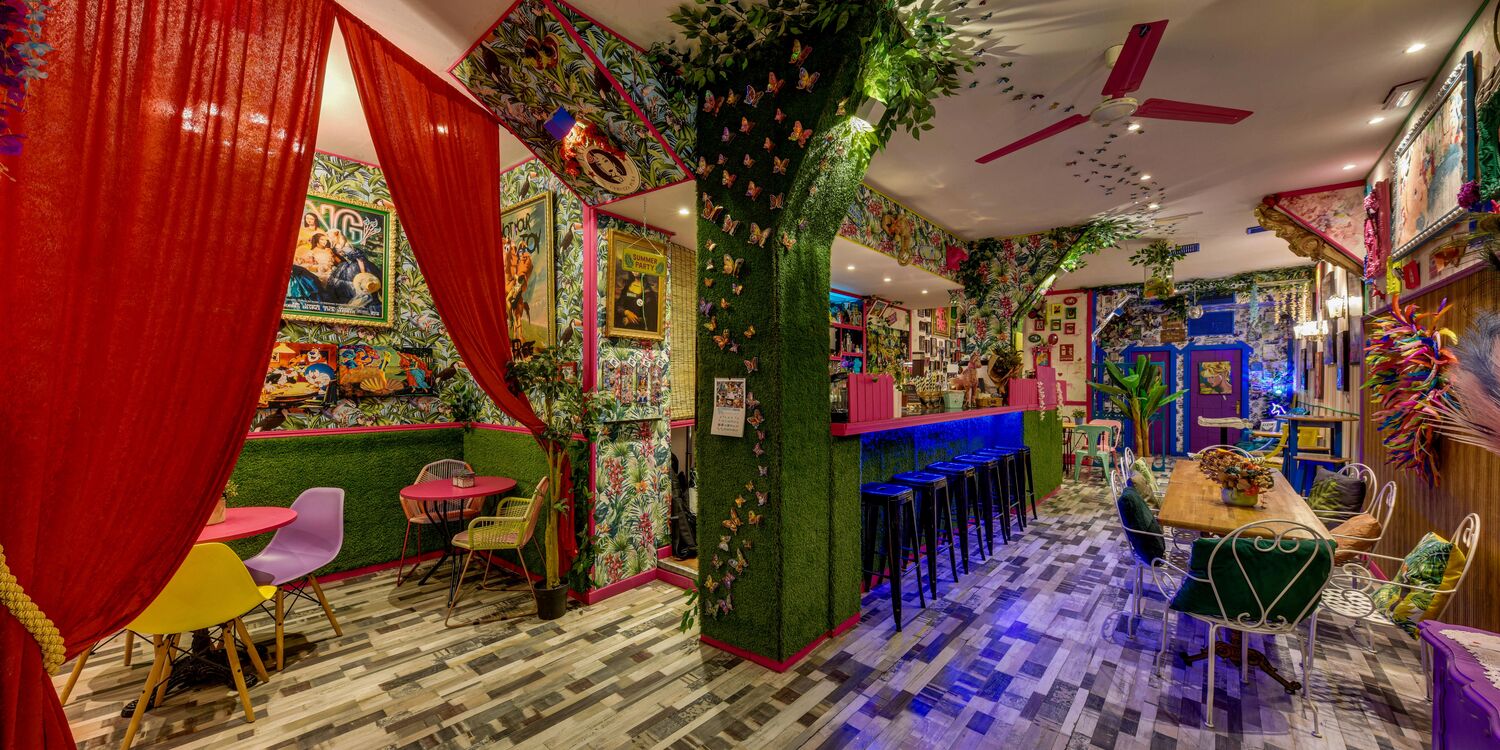 Insolente Mad DecoCafe - Cafetería la Latina Madrid., bar