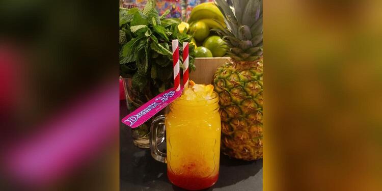 Insolente Mad DecoCafe - Cafetería la Latina Madrid., bar