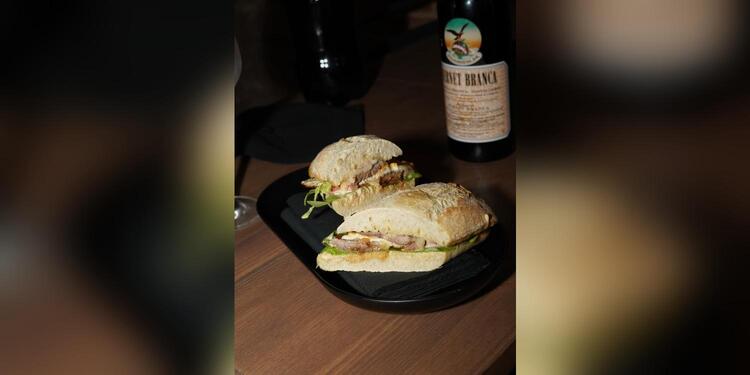 DOCTA LOMITERIA, bar