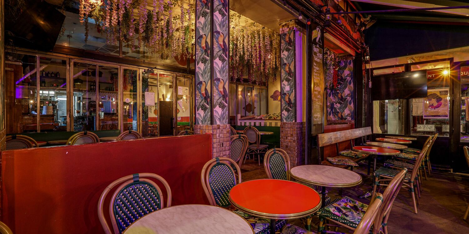 Le Toucan Café, bar