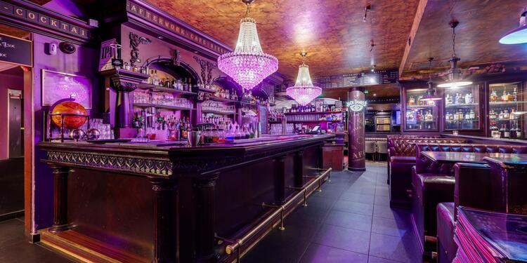 Birdies Café Bar, bar