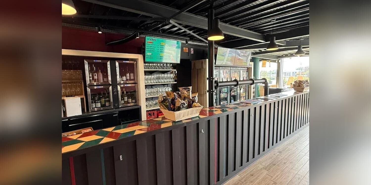 V and B Toulouse Blagnac, bar