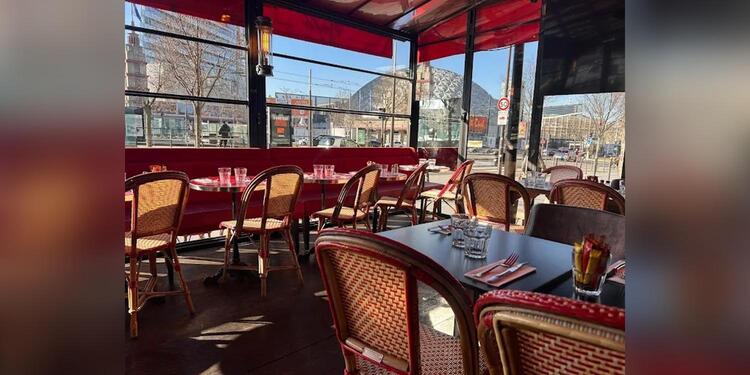 Dupont Versailles, bar