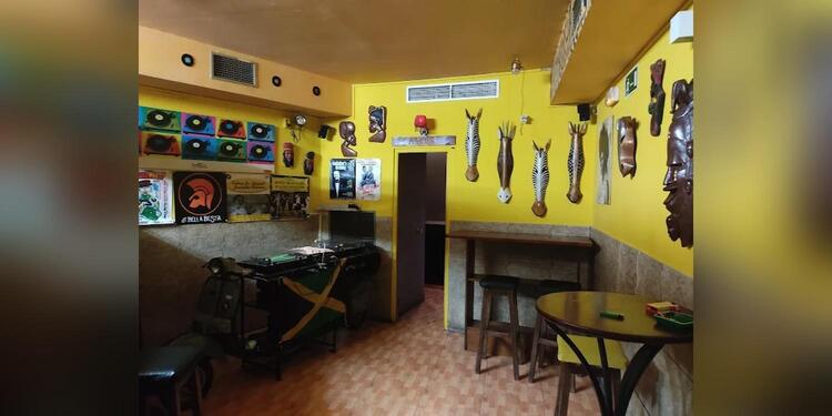 Bella B Afro Music Bar, bar