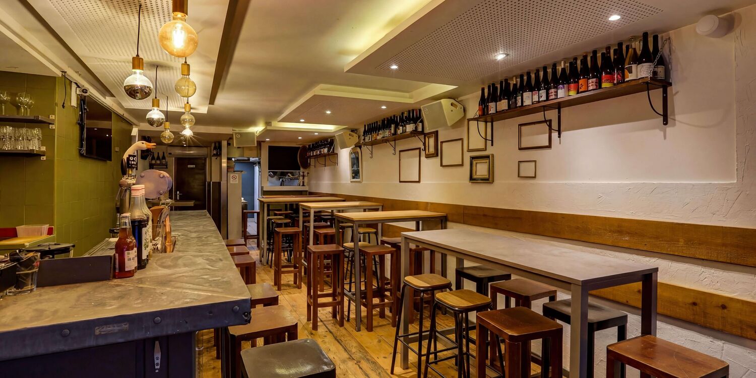 Histor, bar