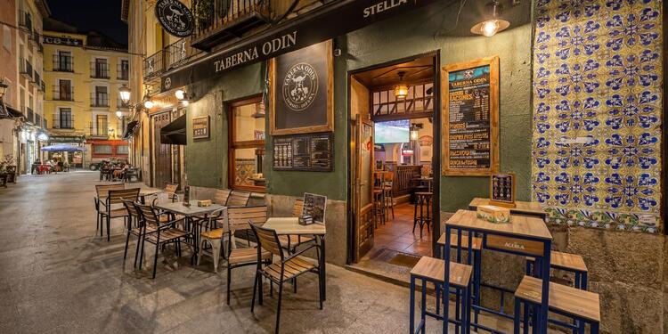 Taberna Odín, bar
