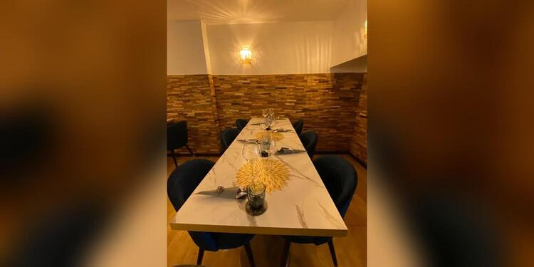 White lotus, restaurant