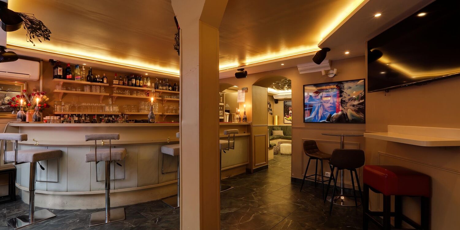 Ava club, bar