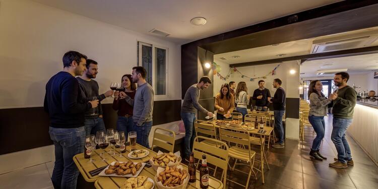 Wenazo Restobar, bar