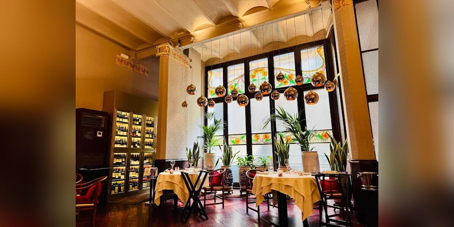 Grupo China Crown, restaurant