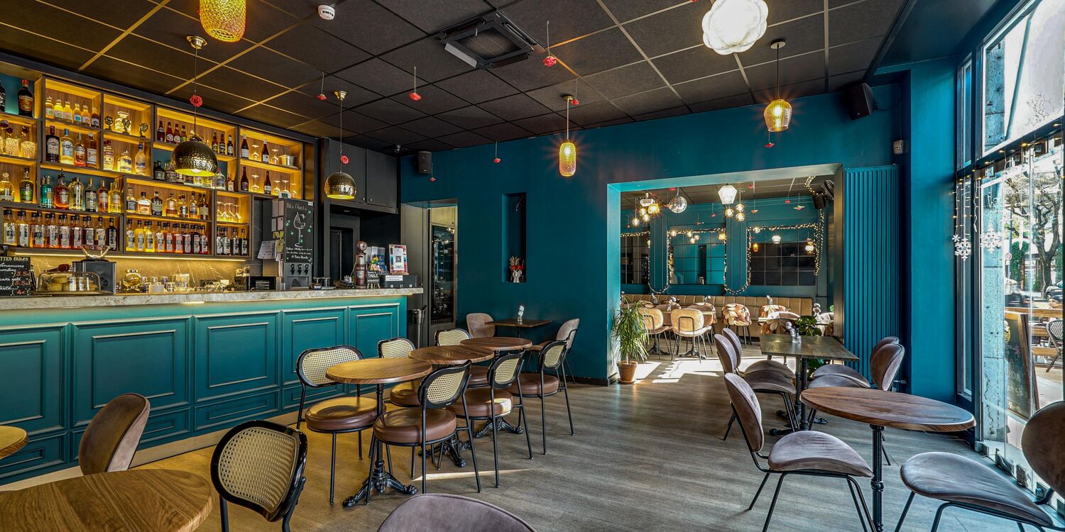 L'improbable bar, bar