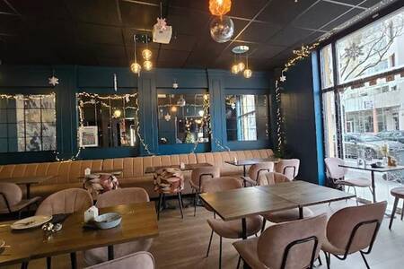 L'improbable bar, Bar Lyon Gerland #0