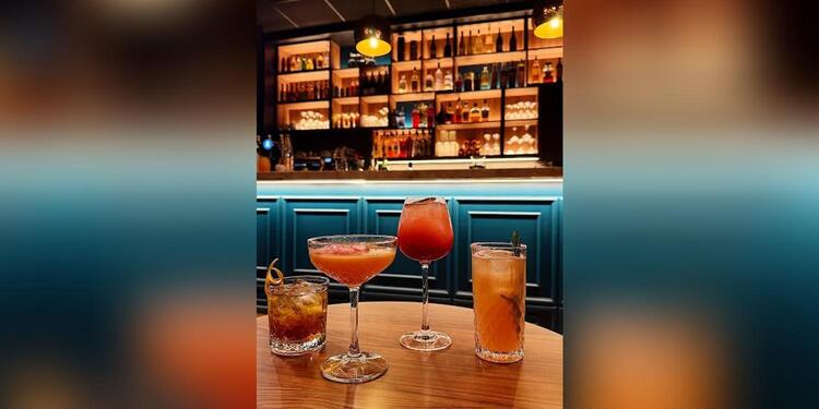 L'improbable bar, bar