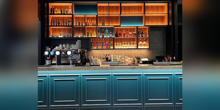 L'improbable bar, bar