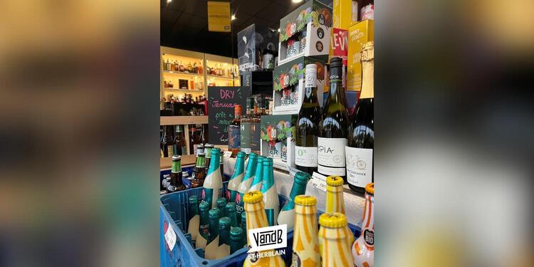 V AND B SAINT HERBLAIN, bar