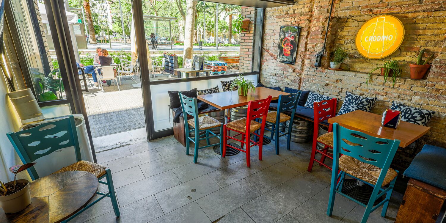 Diagonal 241, bar