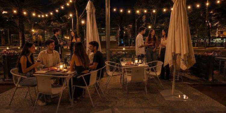 Diagonal 241, bar