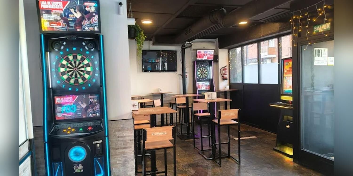 Rachel’s coyote, bar