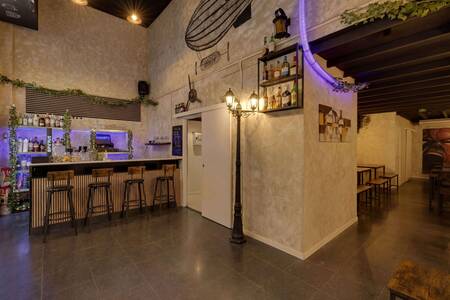 Hidden District, Bar Barcelona Clot #0