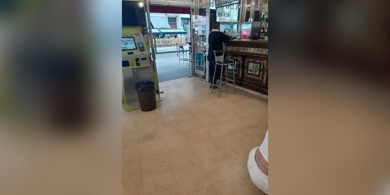 Brasserie des deux avenues, bar