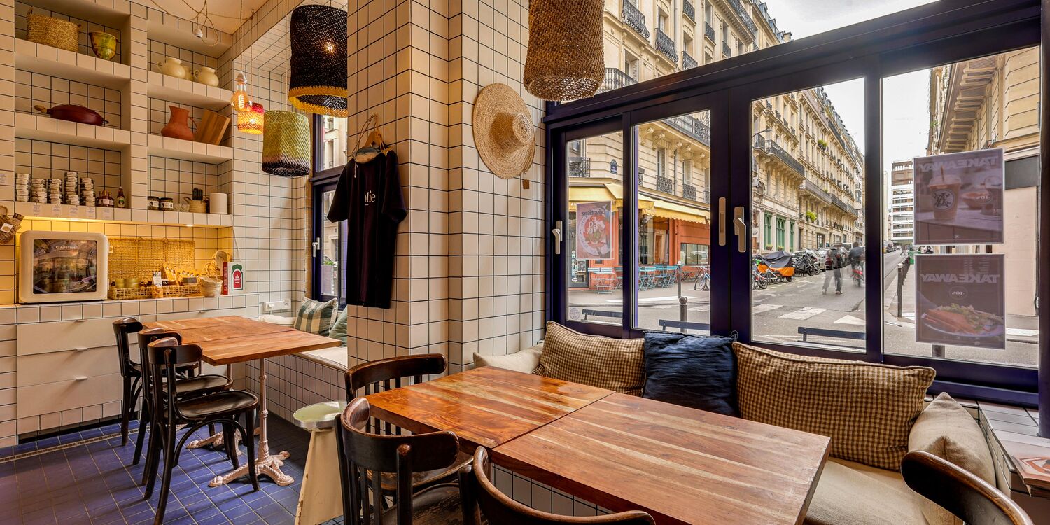 Folie, bar