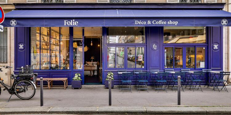 Folie, bar