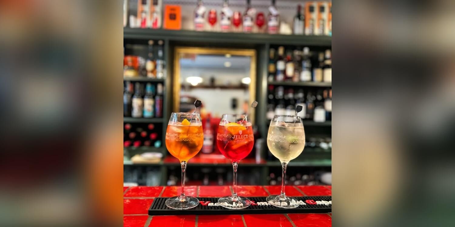 La Indispensable Taverna, bar