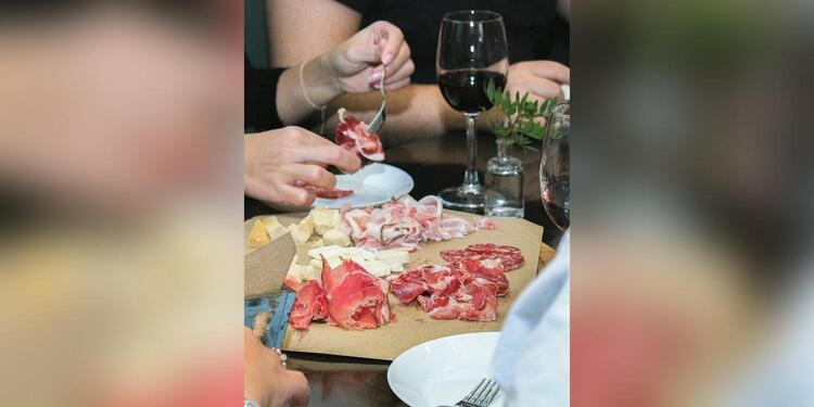 La Indispensable Taverna, bar