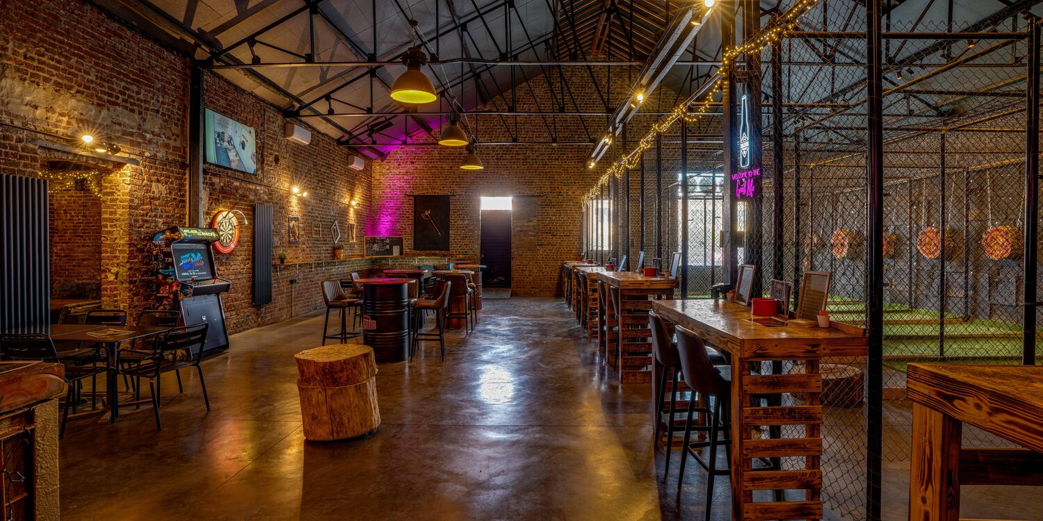 Warrior Factory, bar