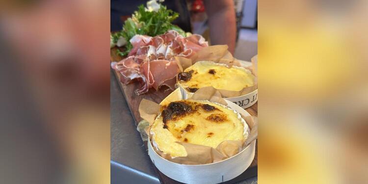 Café De la Place, restaurant