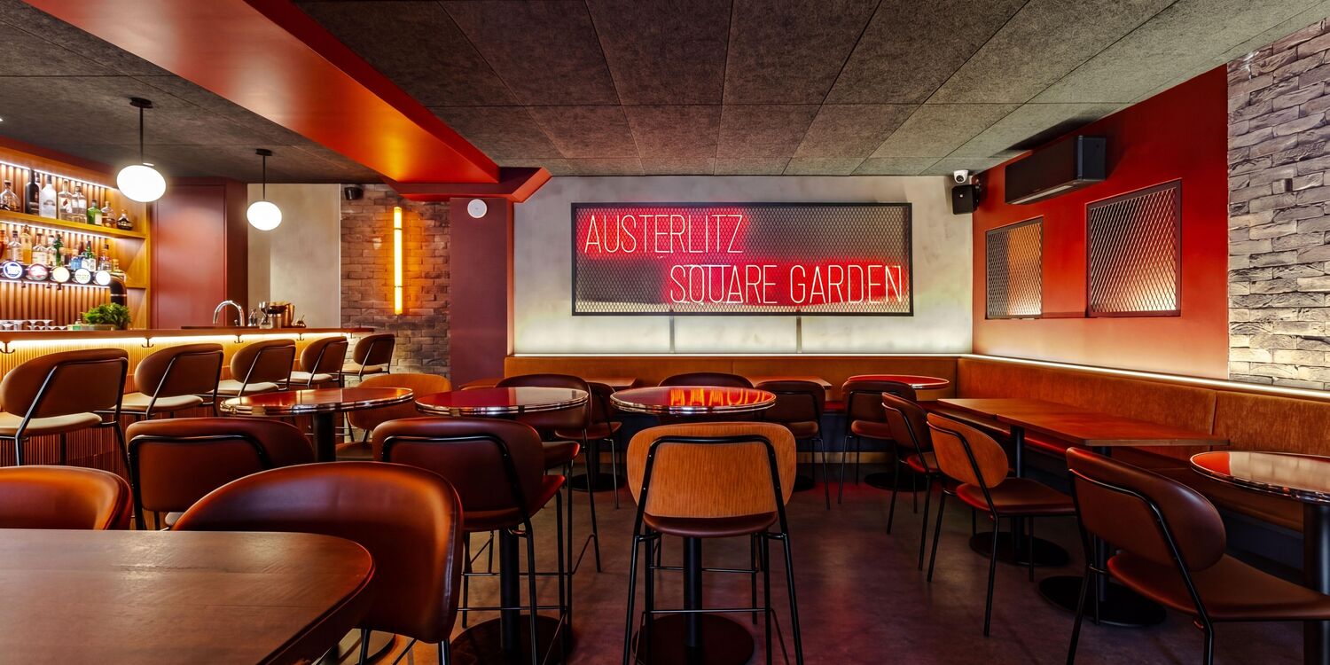 Austerlitz Square Garden, bar