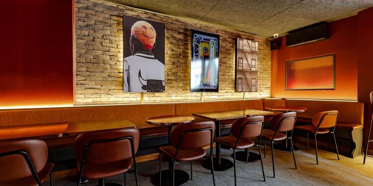 Austerlitz Square Garden, bar