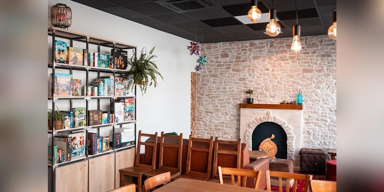 La Tanière - Au coin du jeu, bar