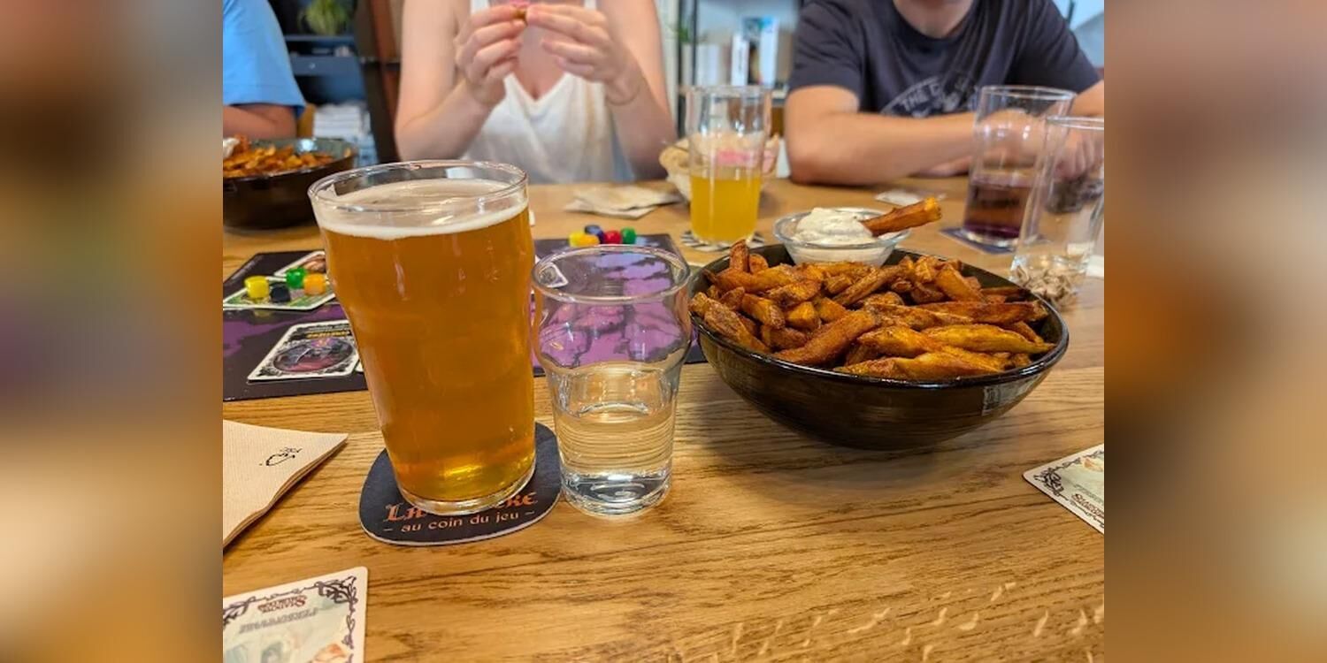 La Tanière - Au coin du jeu, bar