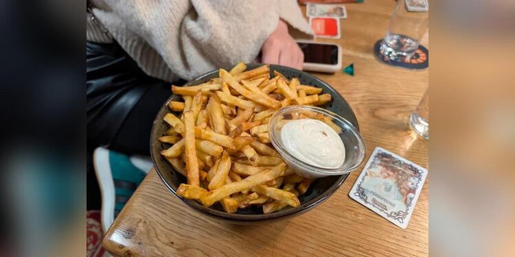 La Tanière - Au coin du jeu, bar