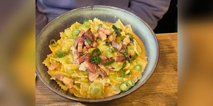 DOUMS - La Cave à Ravioles, restaurant