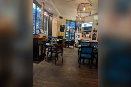 La Maison Bleue, Restaurant Paris St Vincent de Paul #0