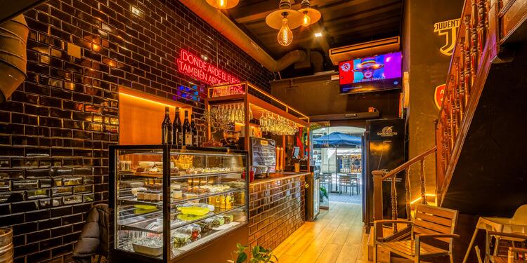 Sports Bar Pub & Grill, restaurant