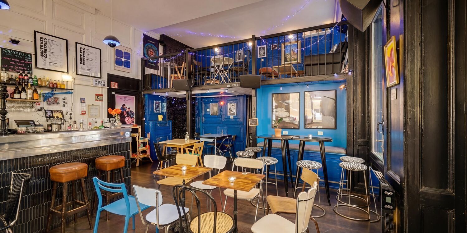 Blue Monday, bar