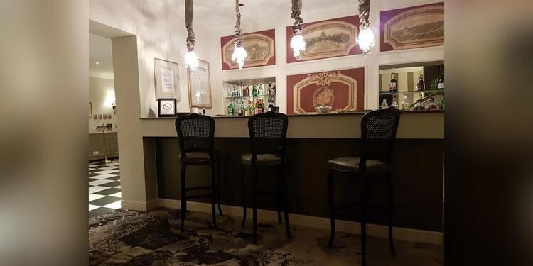 Les Sales Gosses, bar