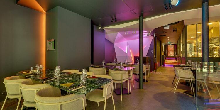 KIDOLOGY - Restaurant, restaurant, Salle avant et vue du fond