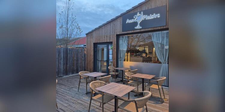 Aux 20 Plaisirs, bar