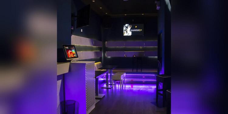 Karaoke Kapikas, bar