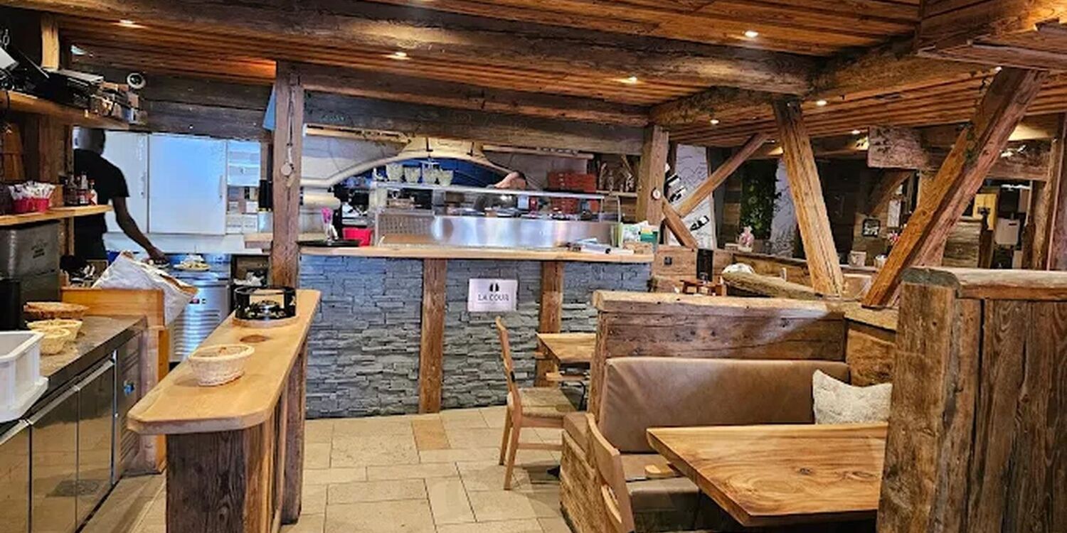 La Cour 24, restaurant